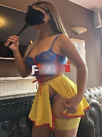 Kenza - Zürich VIP Escort Bayan